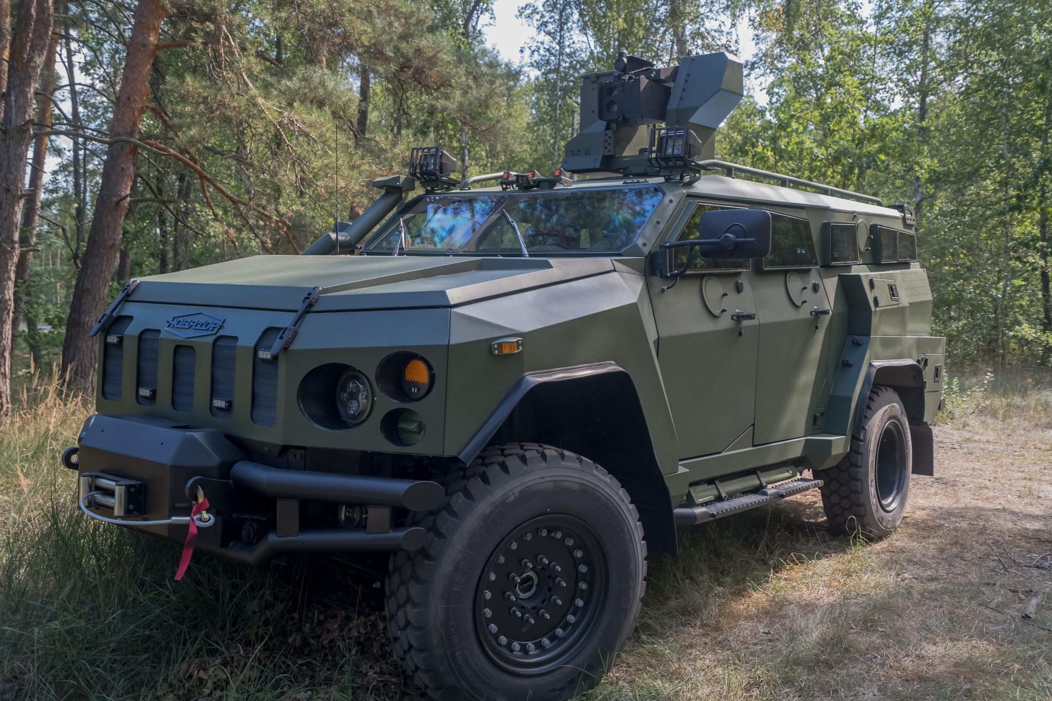 Українська компанія представила нову модифікацію бронеавтомобіля «Новатор» Українська компанія представила нову модифікацію бронеавтомобіля «Новатор»